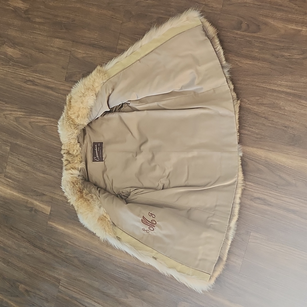 New Canadian Fur Co. Authentic Natural Letout Coyote Fur Jacket/ Coat - Picture 7 of 17